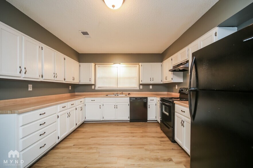 Building Photo - 5704 Westminister Ln