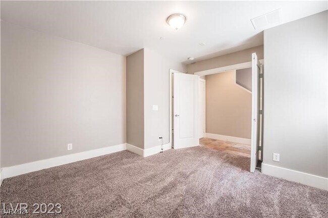 Building Photo - 9050 W Tropicana Ave