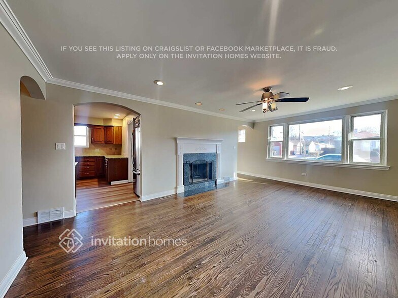 Building Photo - 2652 Maple St