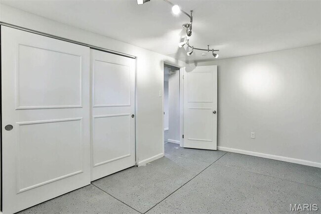 Building Photo - 6059 Odell St
