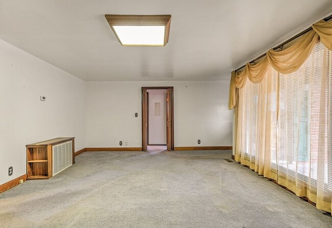 Building Photo - 563 Hales Chapel Rd