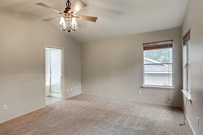 Building Photo - 4811 Mather