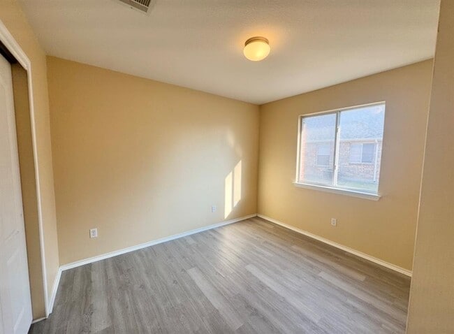 Building Photo - 12809 Wood Lily Tr