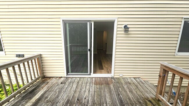 Building Photo - 1817-1819 Sawmill Pl Mansfield OH 44904