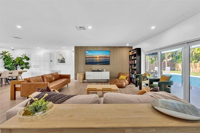 Building Photo - 101 SW 75th Ave