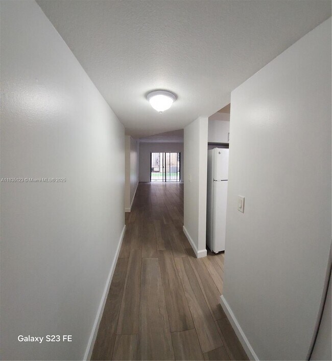 Building Photo - 2325 W 60th St