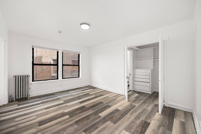 Building Photo - 156 N Central Ave