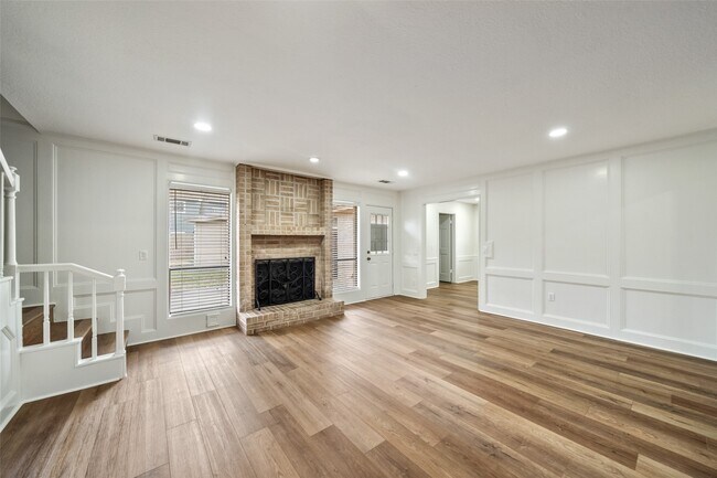 Building Photo - 3518 Cave Springs Dr