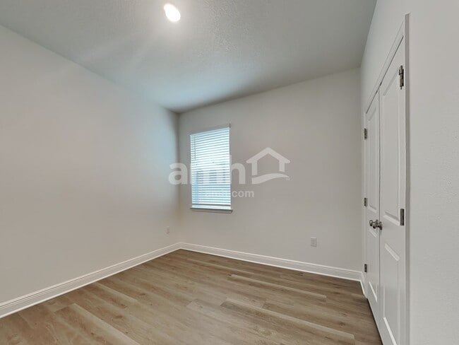 Building Photo - 27521 St Andrews Ave