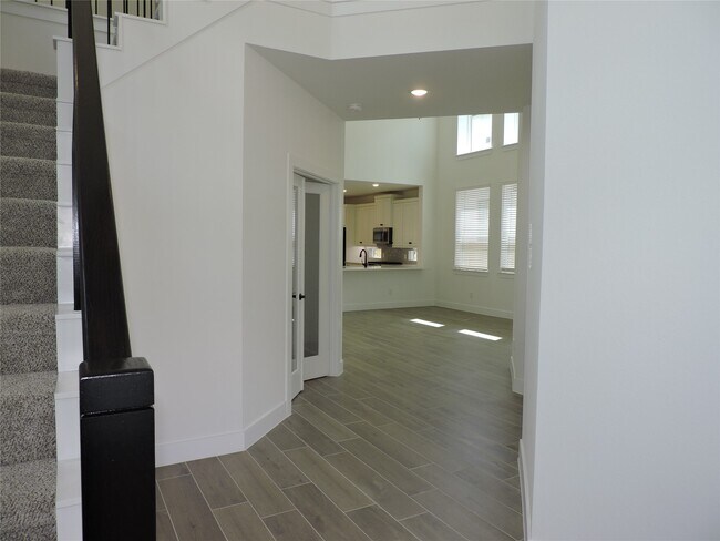 Building Photo - 12846 Meadow Wind Wy