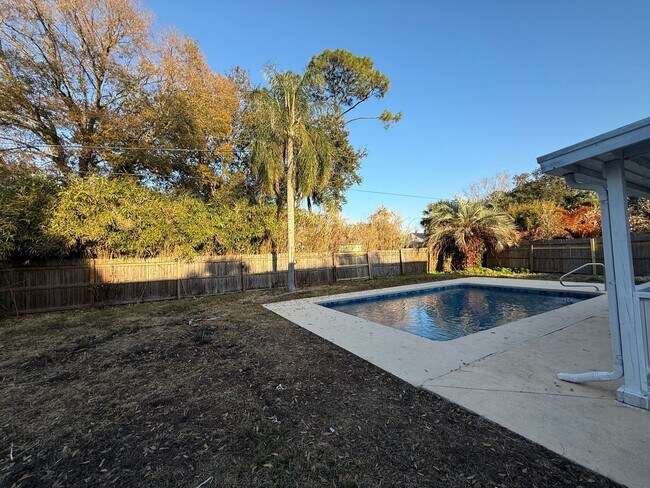 Building Photo - Beautifully updated 4-bedroom, 2-bathroom pool home
