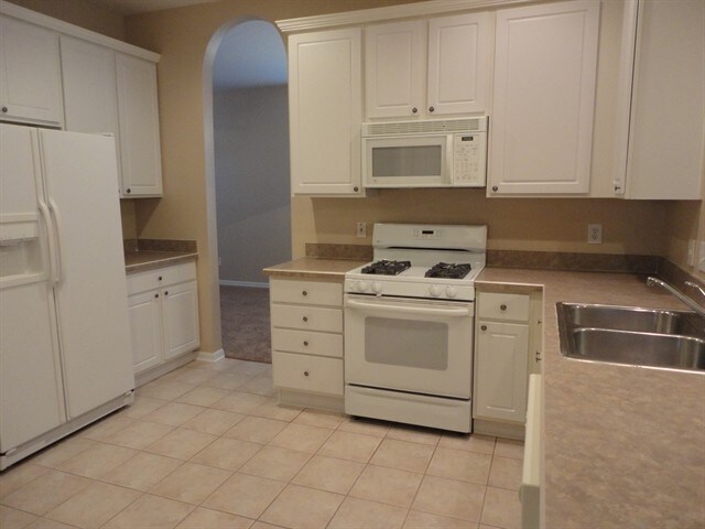 Building Photo - 14447 Pepperpine Dr