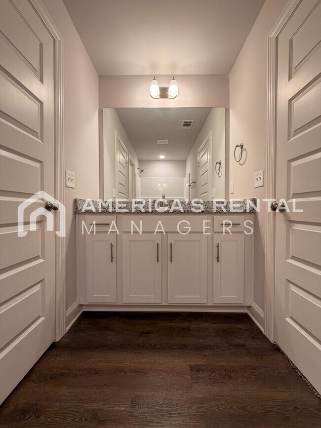 Building Photo - Elegant 4 Bedroom Retreat in Meridianville!