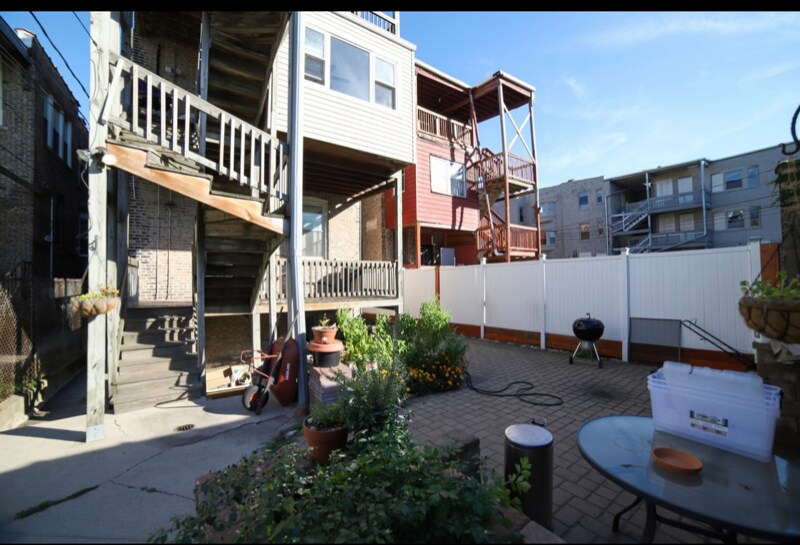 Building Photo - 4944 S Michigan Ave