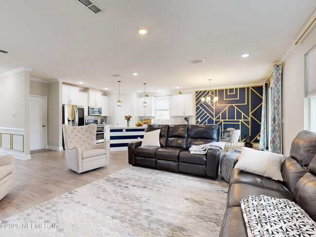 Building Photo - 210 Thistleton Wy