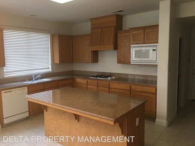 Building Photo - 4 br, 3 bath House - 2221 Serena Ave