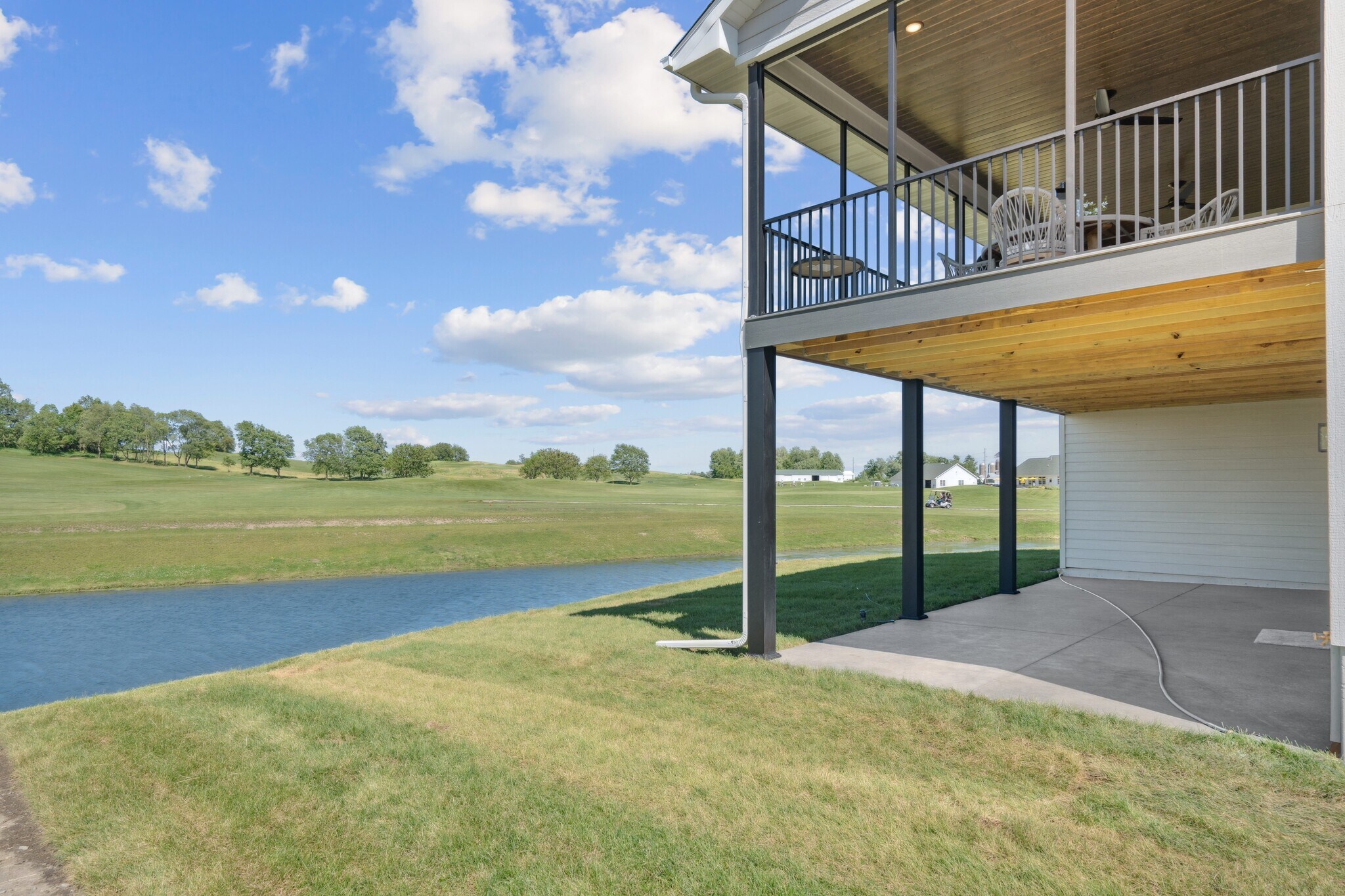 Building Photo - 928 Long Dr