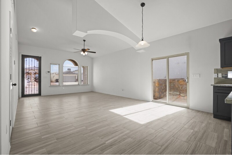 Building Photo - 13853 Summer Story Ave