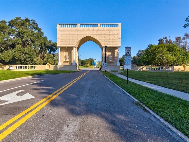 Building Photo - 2433 Brazilia Dr