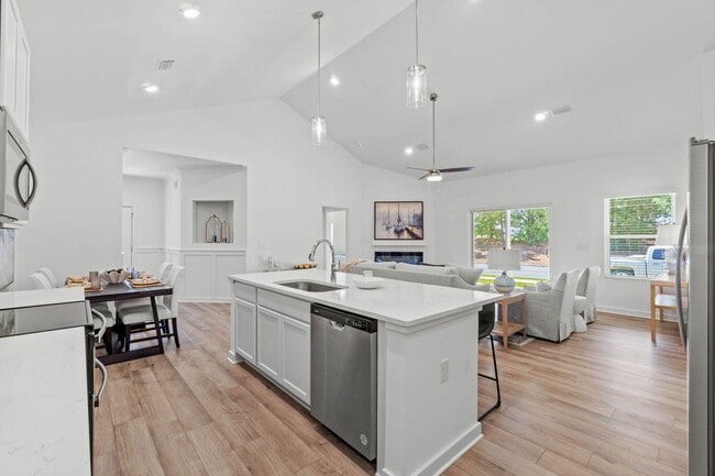 Building Photo - 423 Arrowwood Blvd