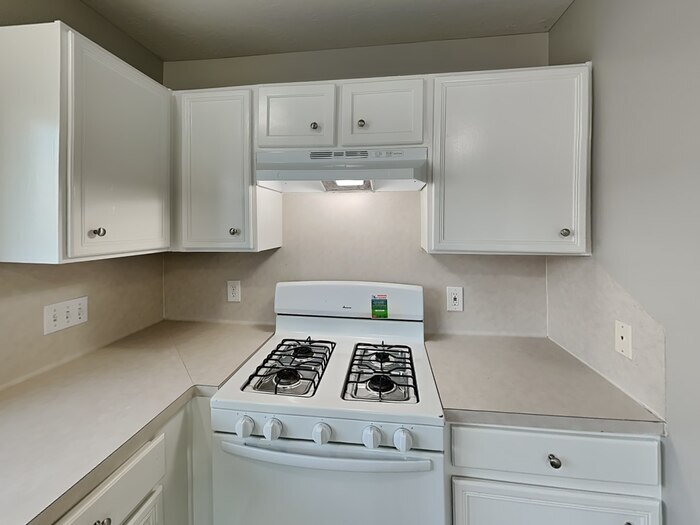 Building Photo - 430 Fishawk Way
