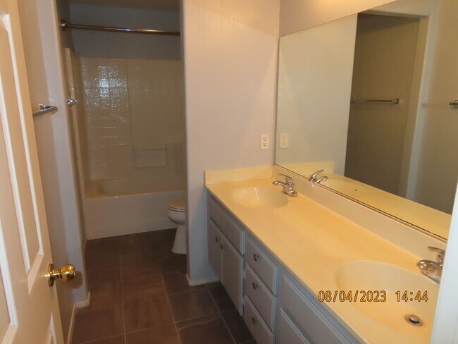Building Photo - 35467 Marsh Ln