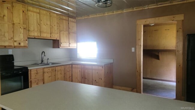 Building Photo - 1960 Ceasarville Rd