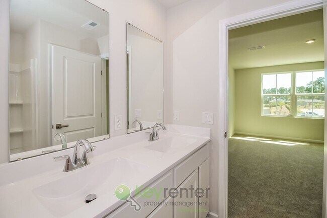 Building Photo - Brand new 3 bedroom 2.5 bathroom townhome in Calabash