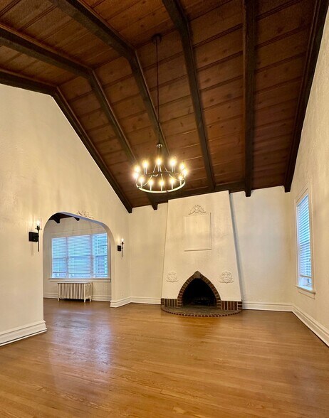 Building Photo - 7310 Lindell Blvd