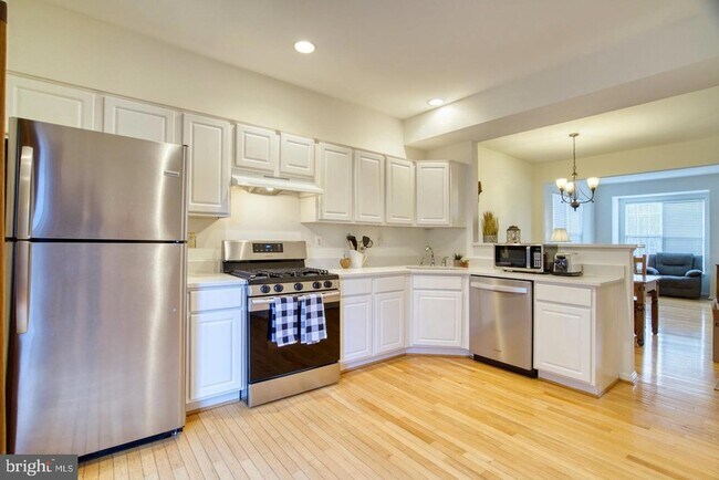 Building Photo - 3563 Sherbrooke Cir