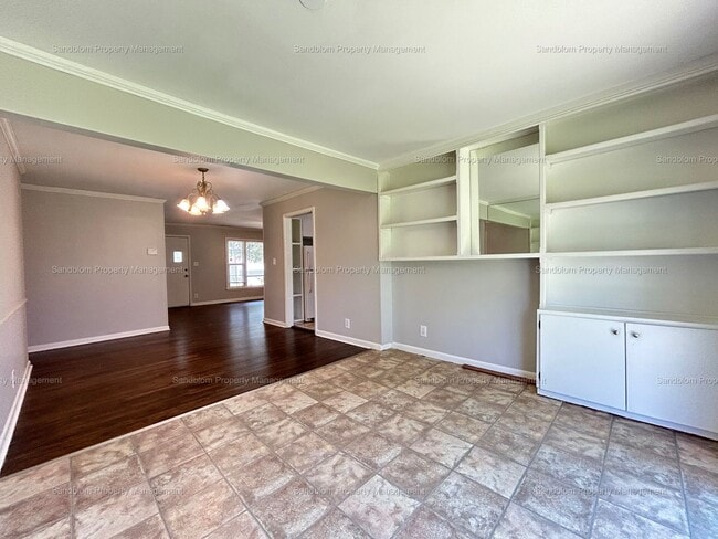 Building Photo - FOR LEASE | Mid-town Tulsa | 3 Bed, 2 Bath...