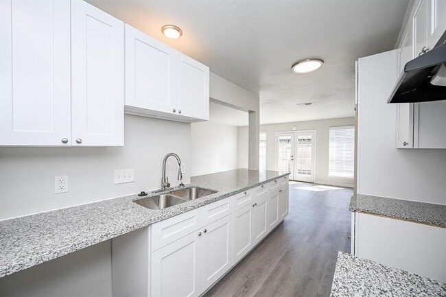 Building Photo - 6514 Kentwick Dr