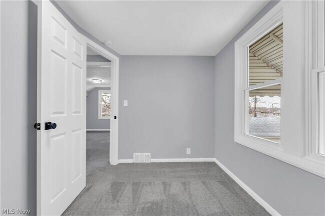 Building Photo - 3203 Ingleside Dr