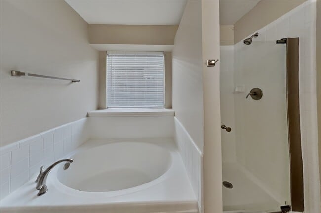 Building Photo - 22819 Williamschase Dr