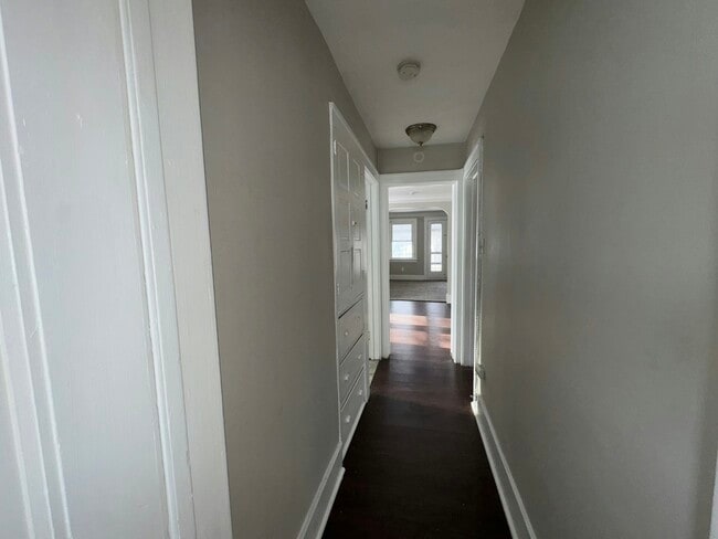 Building Photo - 15702 Cherrylawn St