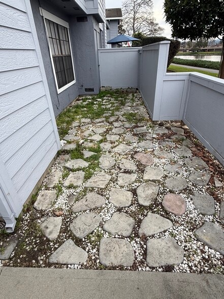 Building Photo - 2017 Vista del Mar