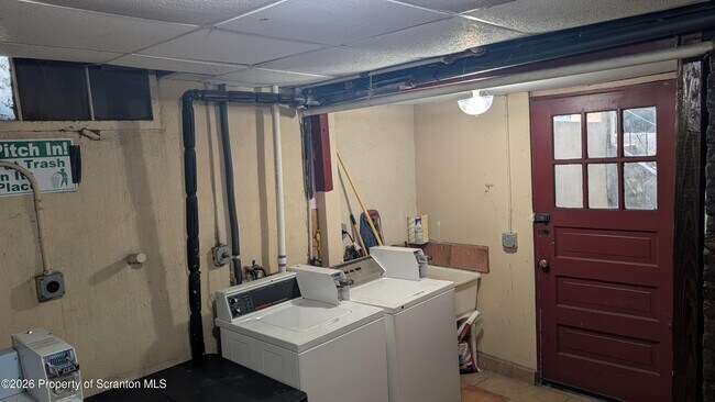 Building Photo - 1411 N Washington Ave