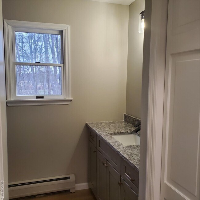 Building Photo - 71 E Searsville Rd