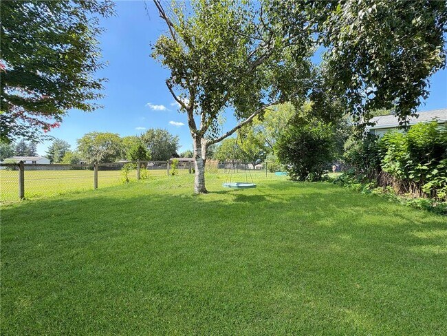 Building Photo - 11225 Hampshire Ct W