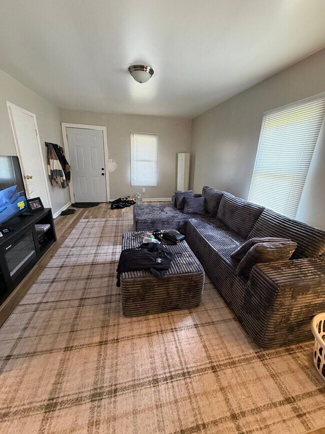 Building Photo - Charming 2-Bedroom Home in Washington, PA