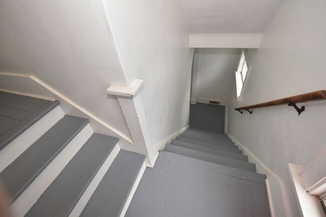 Building Photo - River Park Charming 3 bedroom Single Famil...