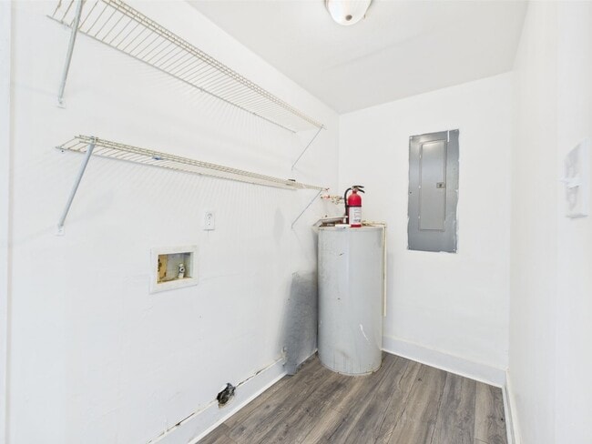 Building Photo - 1610 N 28th St