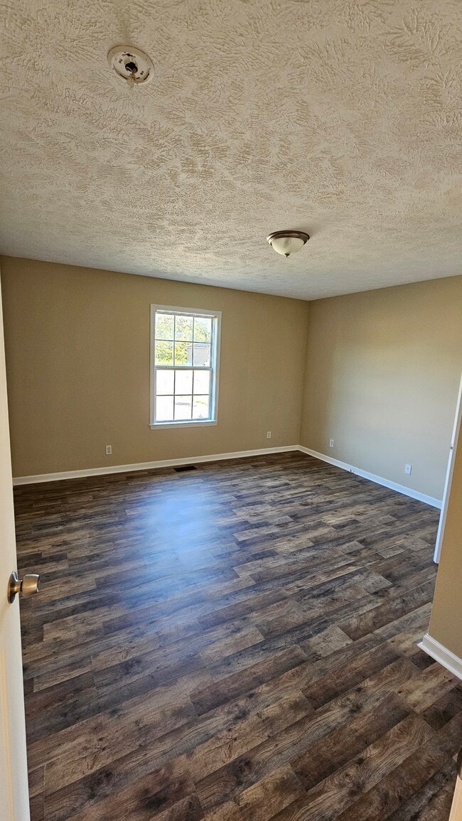 Building Photo - 117 Dixie Ct