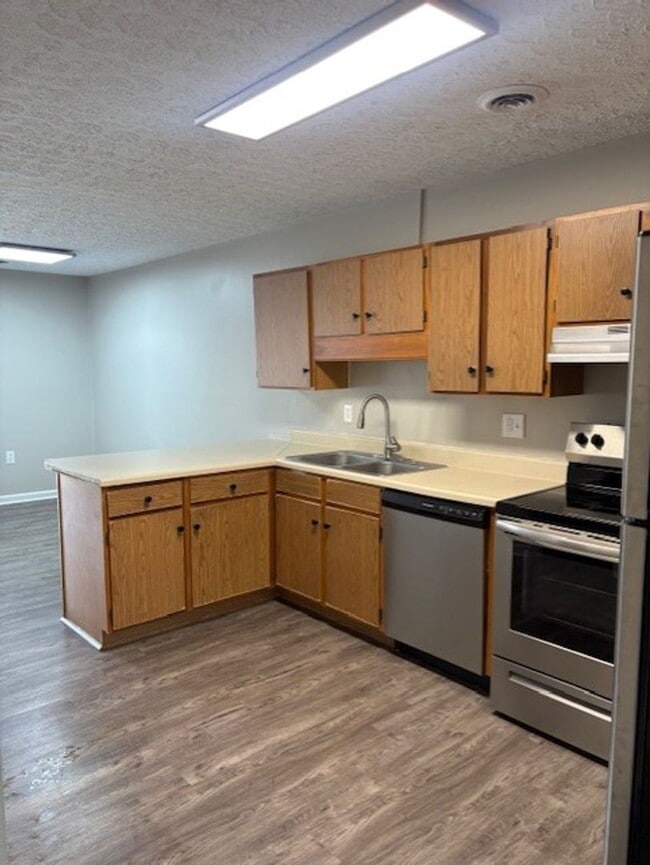 Building Photo - Sinking Creek Apartments