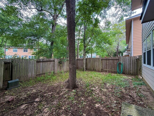 Building Photo - 23 Blue Creek Pl