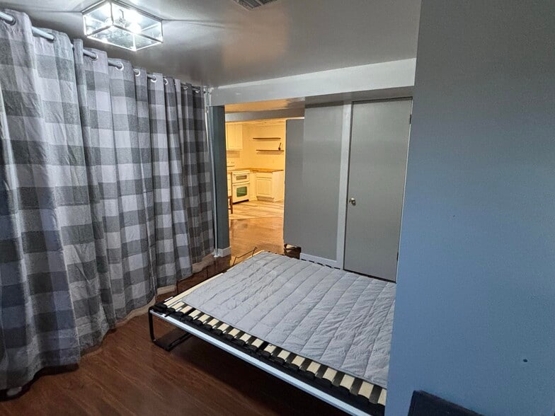 Building Photo - 2631 S Zurich Ct