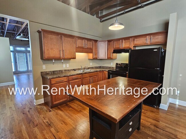 Building Photo - WOW!!.....GORGEOUS LOFT APARTMENT!!!!....DOWNTOWN VILLA RICA