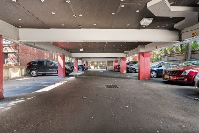 Building Photo - 1691 Cambridge St