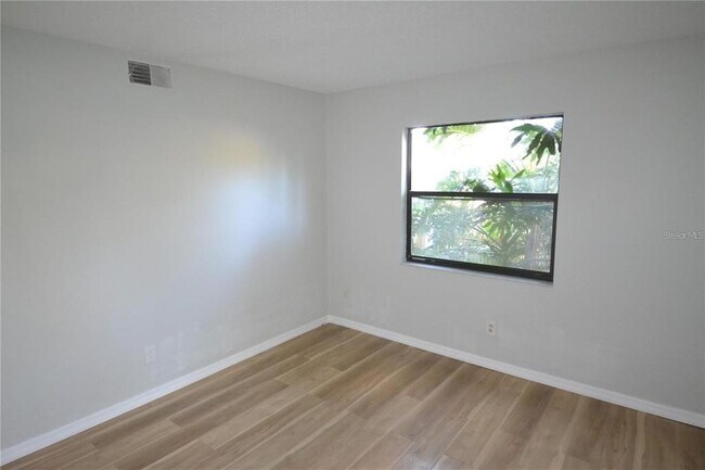 Building Photo - 3399 Mermoor Dr
