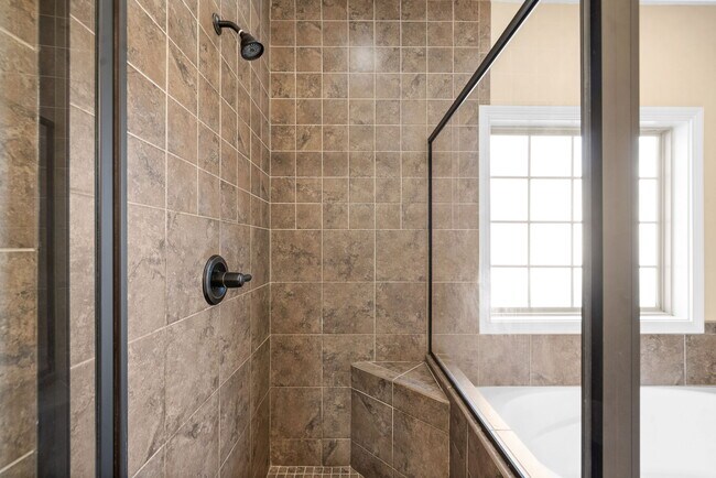 Building Photo - 3176 Porter Hills Dr